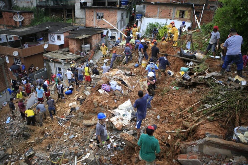 Heavy Rains Hit Greater São Paulo: Over 1.4 Million Left in Darkness